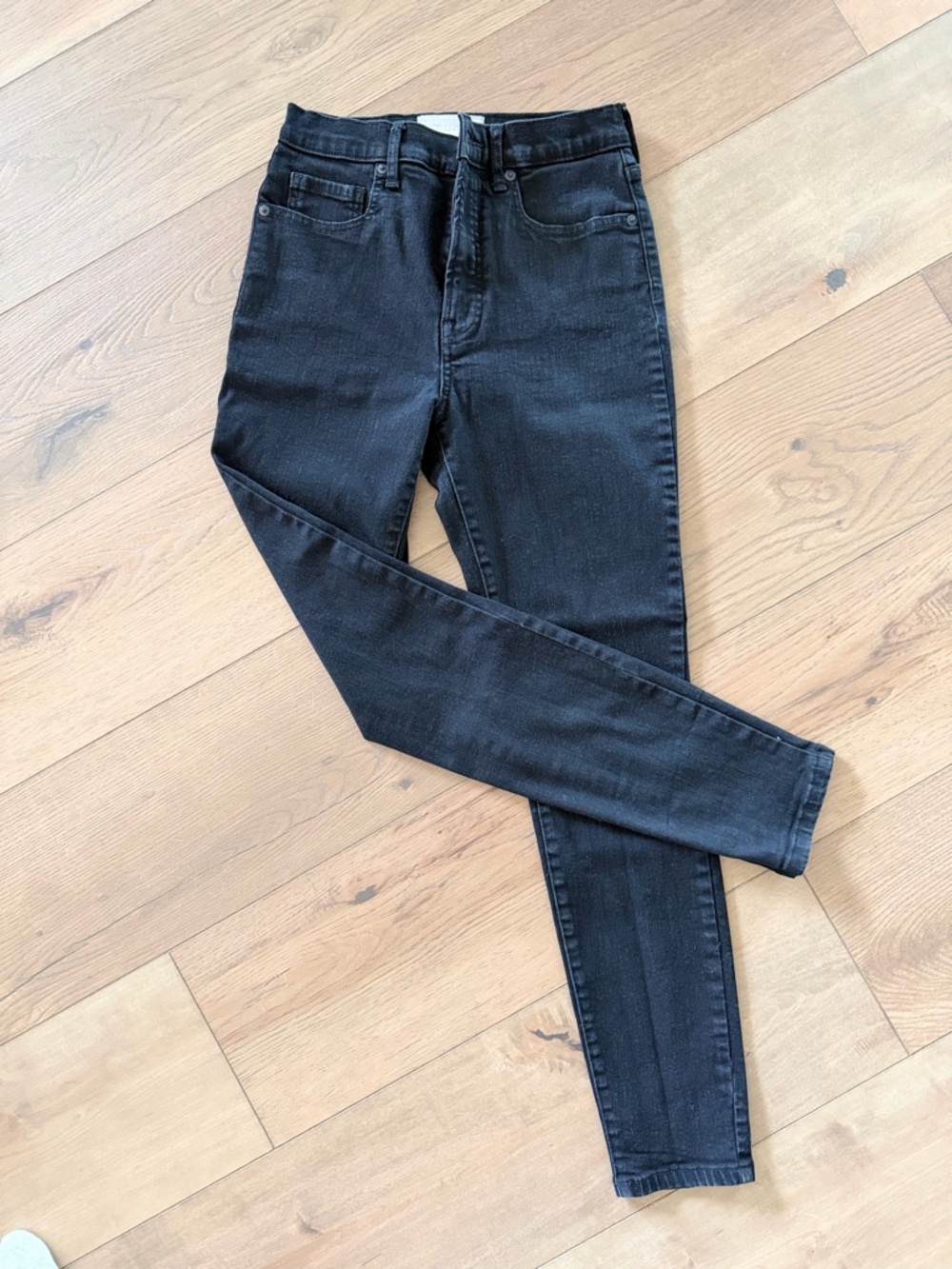 Everlane Rinsed Black High-Rise Skinny Jeans - Women